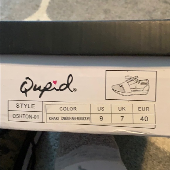 Camo and black slip on shoe. Brand new in box. - Picture 7 of 7